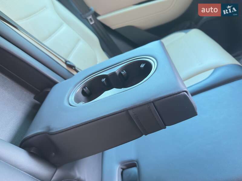 Внедорожник / Кроссовер Volkswagen Touareg 2017 в Белгороде-Днестровском