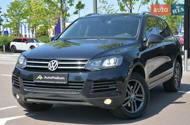 Внедорожник / Кроссовер Volkswagen Touareg 2012 в Киеве