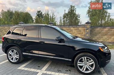 Внедорожник / Кроссовер Volkswagen Touareg 2012 в Мостиске