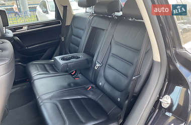 Внедорожник / Кроссовер Volkswagen Touareg 2018 в 