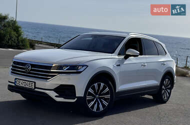 Позашляховик / Кросовер Volkswagen Touareg 2021 в Києві