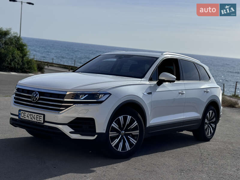 Внедорожник / Кроссовер Volkswagen Touareg 2021 в 