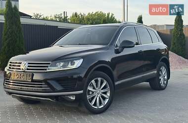 Позашляховик / Кросовер Volkswagen Touareg 2015 в 
