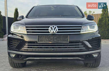 Позашляховик / Кросовер Volkswagen Touareg 2015 в 