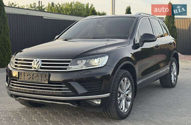 Позашляховик / Кросовер Volkswagen Touareg 2015 в 