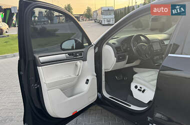 Позашляховик / Кросовер Volkswagen Touareg 2015 в 