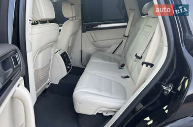Позашляховик / Кросовер Volkswagen Touareg 2015 в 