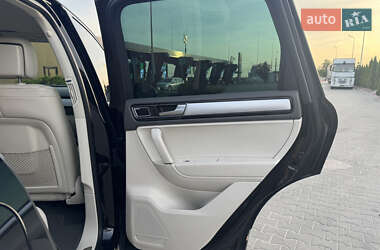 Позашляховик / Кросовер Volkswagen Touareg 2015 в 