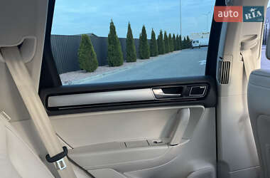 Позашляховик / Кросовер Volkswagen Touareg 2015 в 