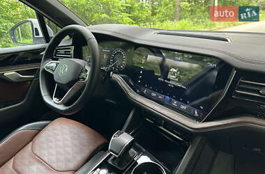 Внедорожник / Кроссовер Volkswagen Touareg 2021 в 