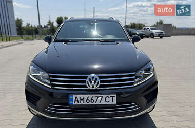 Внедорожник / Кроссовер Volkswagen Touareg 2017 в Киеве