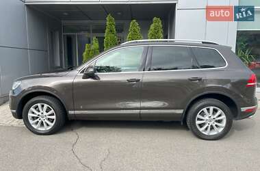 Внедорожник / Кроссовер Volkswagen Touareg 2015 в 