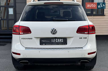 Внедорожник / Кроссовер Volkswagen Touareg 2011 в 