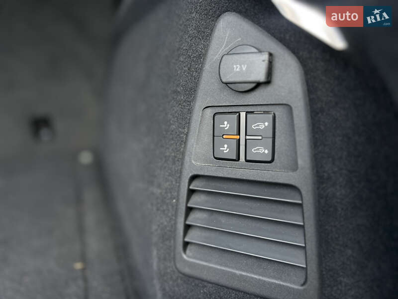 Позашляховик / Кросовер Volkswagen Touareg 2019 в Умані