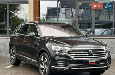 Позашляховик / Кросовер Volkswagen Touareg 2021 в Києві