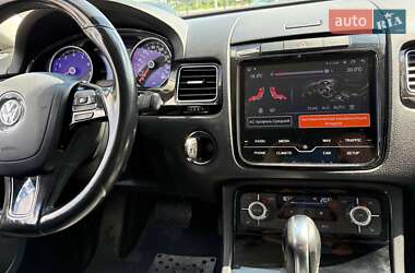 Внедорожник / Кроссовер Volkswagen Touareg 2012 в 