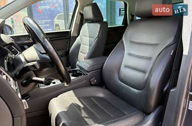 Внедорожник / Кроссовер Volkswagen Touareg 2012 в 