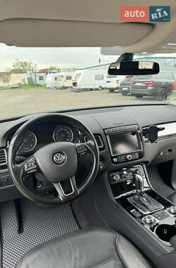 Внедорожник / Кроссовер Volkswagen Touareg 2017 в 
