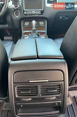 Внедорожник / Кроссовер Volkswagen Touareg 2016 в 