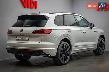 Позашляховик / Кросовер Volkswagen Touareg 2022 в 