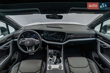Позашляховик / Кросовер Volkswagen Touareg 2022 в 