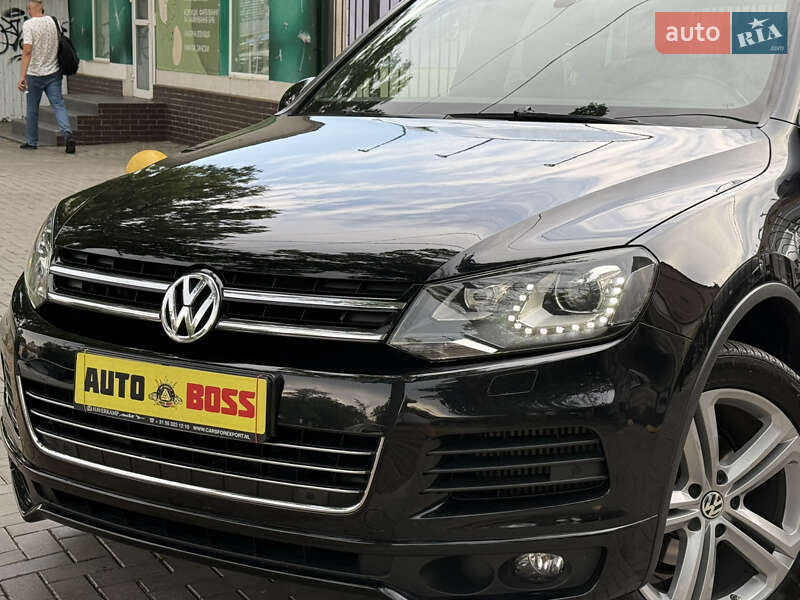 Позашляховик / Кросовер Volkswagen Touareg 2014 в Миколаєві