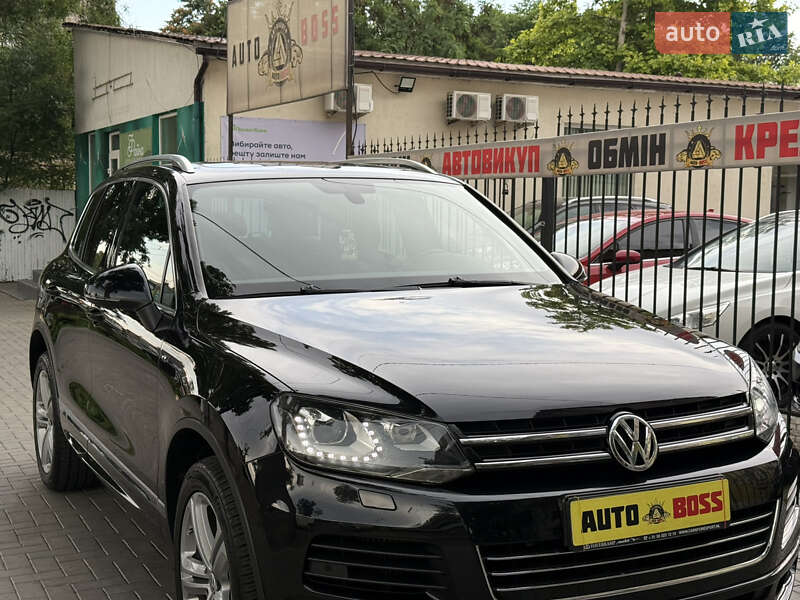 Позашляховик / Кросовер Volkswagen Touareg 2014 в Миколаєві