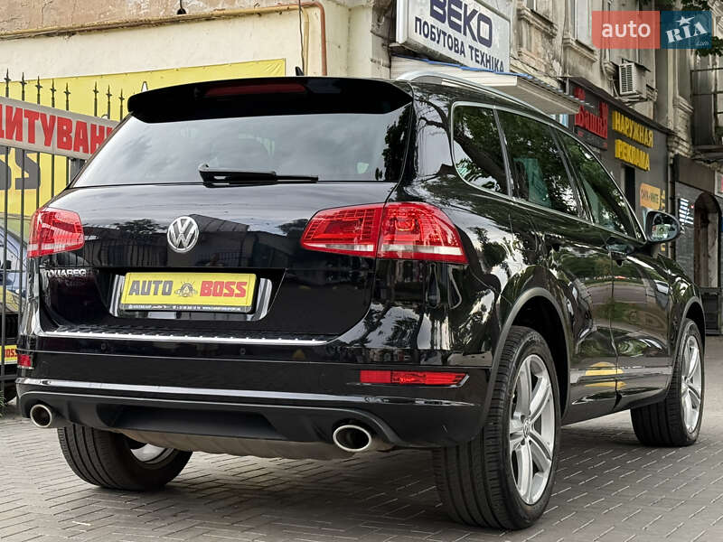 Позашляховик / Кросовер Volkswagen Touareg 2014 в Миколаєві