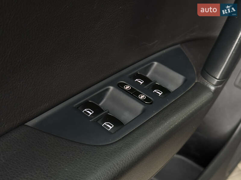 Позашляховик / Кросовер Volkswagen Touareg 2014 в Миколаєві