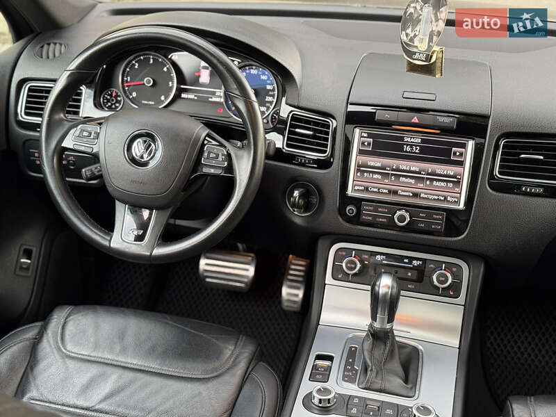 Позашляховик / Кросовер Volkswagen Touareg 2014 в Миколаєві