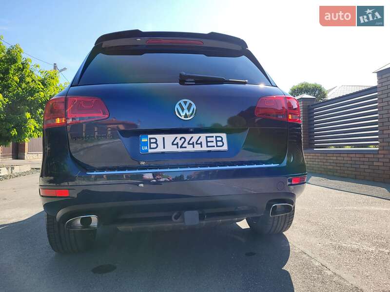 Позашляховик / Кросовер Volkswagen Touareg 2012 в Опішне