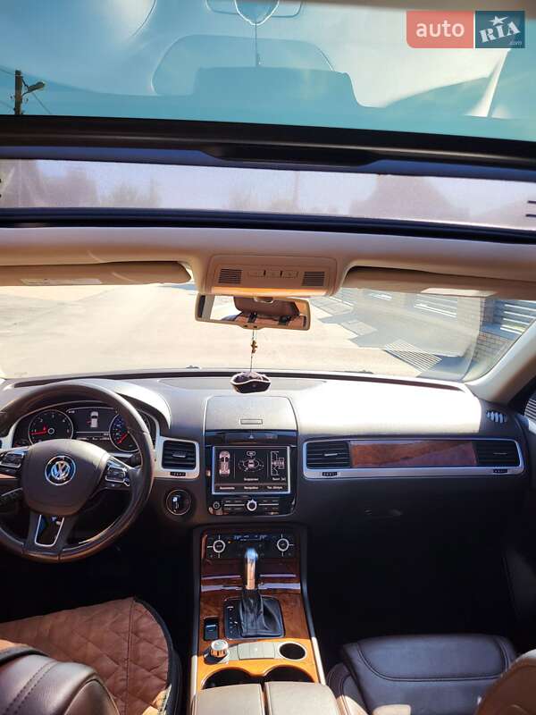 Позашляховик / Кросовер Volkswagen Touareg 2012 в Опішне