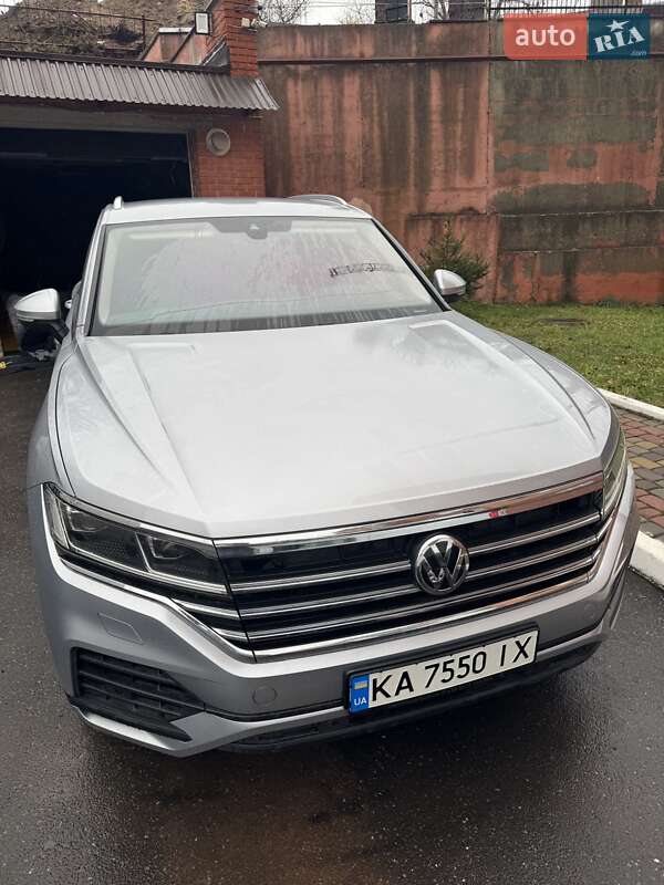 Позашляховик / Кросовер Volkswagen Touareg 2019 в Тернополі