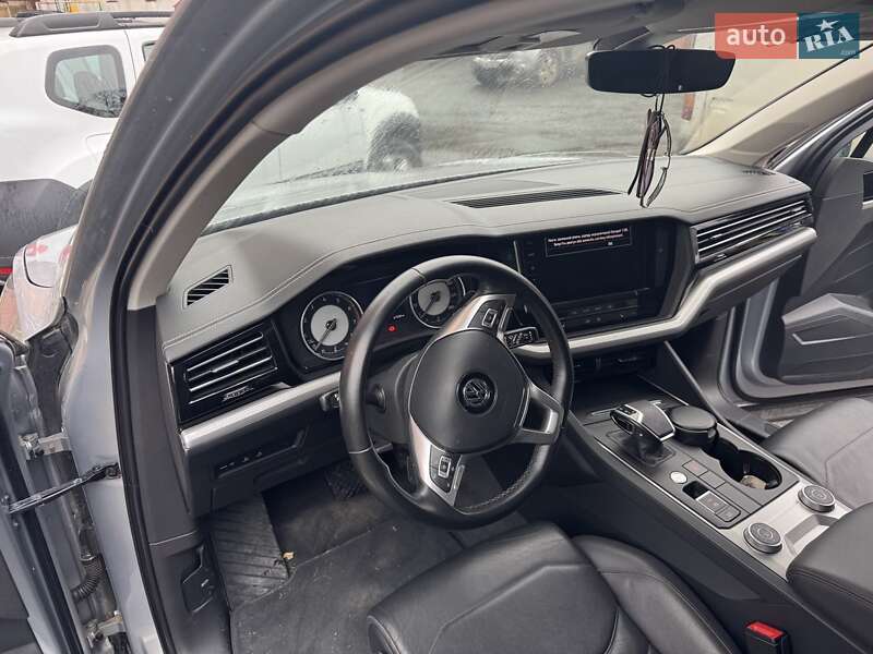 Позашляховик / Кросовер Volkswagen Touareg 2019 в Тернополі