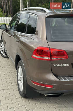 Внедорожник / Кроссовер Volkswagen Touareg 2012 в 