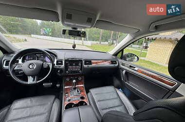 Внедорожник / Кроссовер Volkswagen Touareg 2012 в 