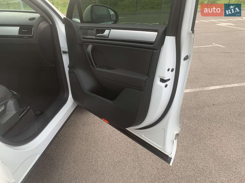 Позашляховик / Кросовер Volkswagen Touareg 2013 в Рівному фото 12 Позашляховик / Кросовер Volkswagen Touareg 2013 в Рівному