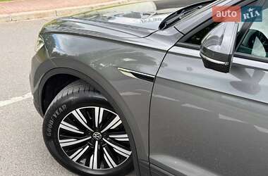Внедорожник / Кроссовер Volkswagen Touareg 2021 в 