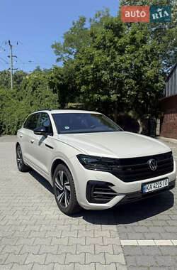 Позашляховик / Кросовер Volkswagen Touareg 2022 в Києві