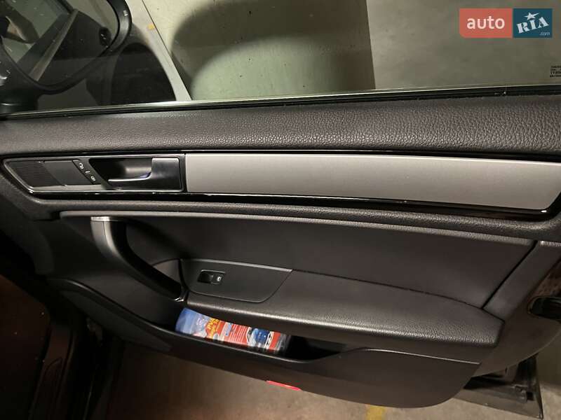 Внедорожник / Кроссовер Volkswagen Touareg 2018 в Киеве