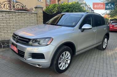 Позашляховик / Кросовер Volkswagen Touareg 2011 в Чернівцях