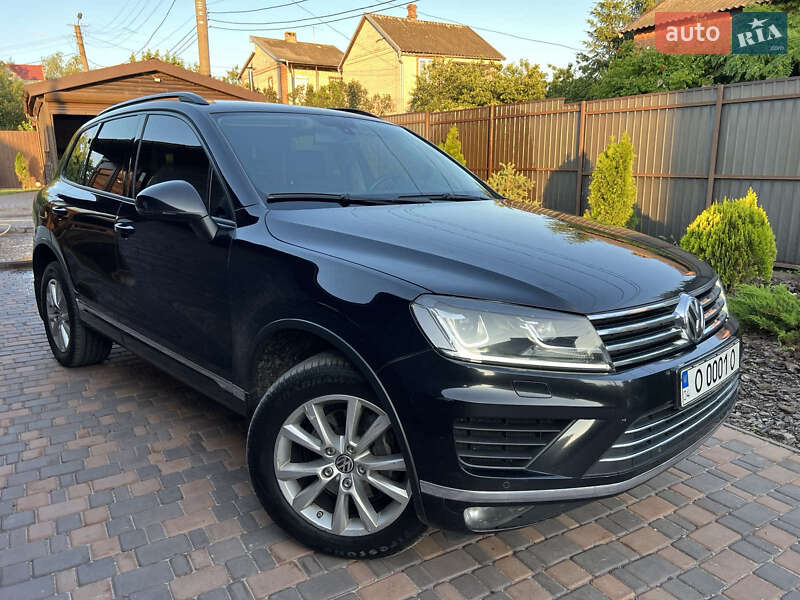 Внедорожник / Кроссовер Volkswagen Touareg 2015 в Кривом Роге