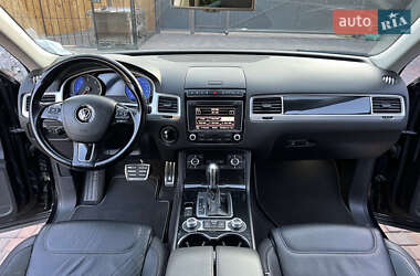 Внедорожник / Кроссовер Volkswagen Touareg 2015 в 