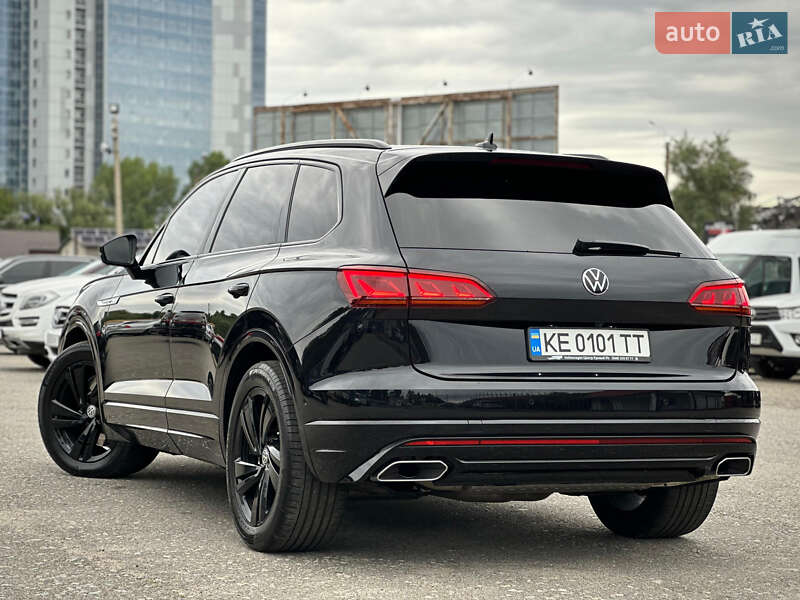 Внедорожник / Кроссовер Volkswagen Touareg 2020 в Киеве