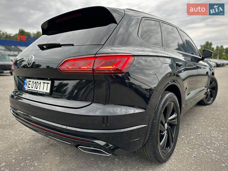 Внедорожник / Кроссовер Volkswagen Touareg 2020 в Киеве