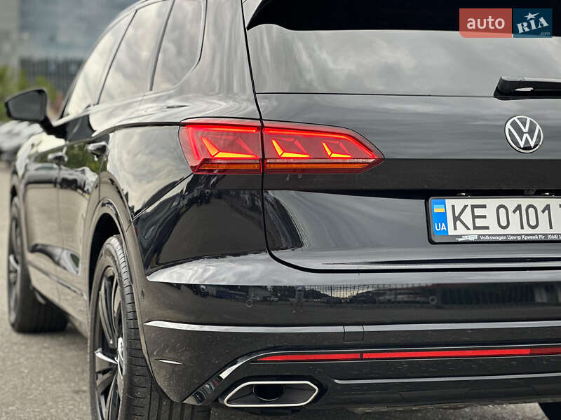 Внедорожник / Кроссовер Volkswagen Touareg 2020 в Киеве