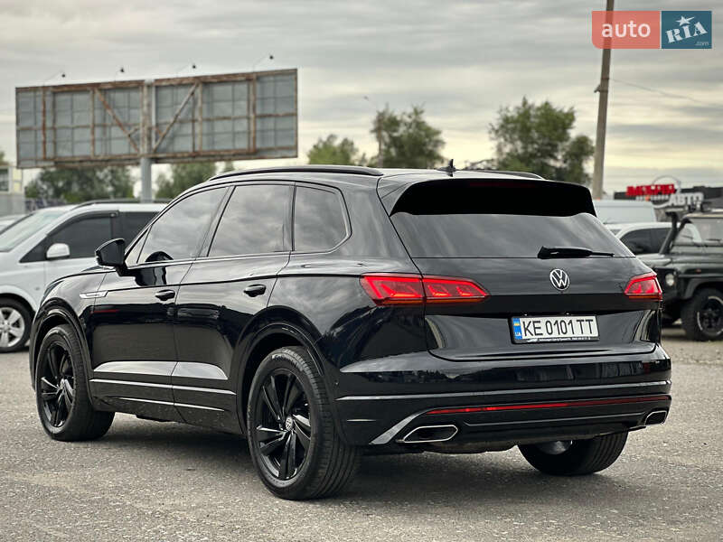 Внедорожник / Кроссовер Volkswagen Touareg 2020 в Киеве