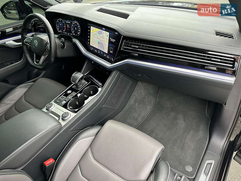 Внедорожник / Кроссовер Volkswagen Touareg 2020 в Киеве