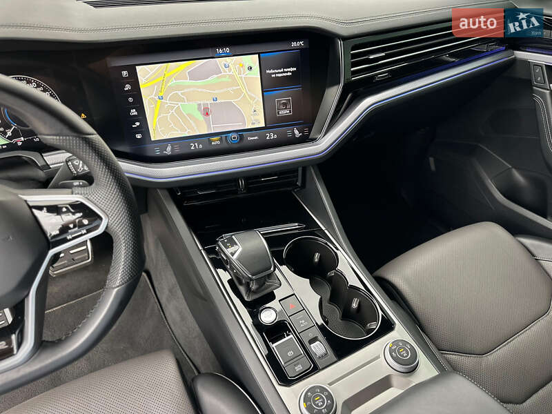 Внедорожник / Кроссовер Volkswagen Touareg 2020 в Киеве