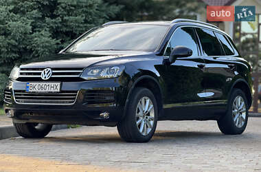 Внедорожник / Кроссовер Volkswagen Touareg 2012 в 